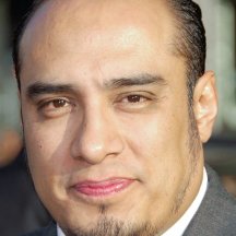 César González