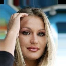 Éva Henger